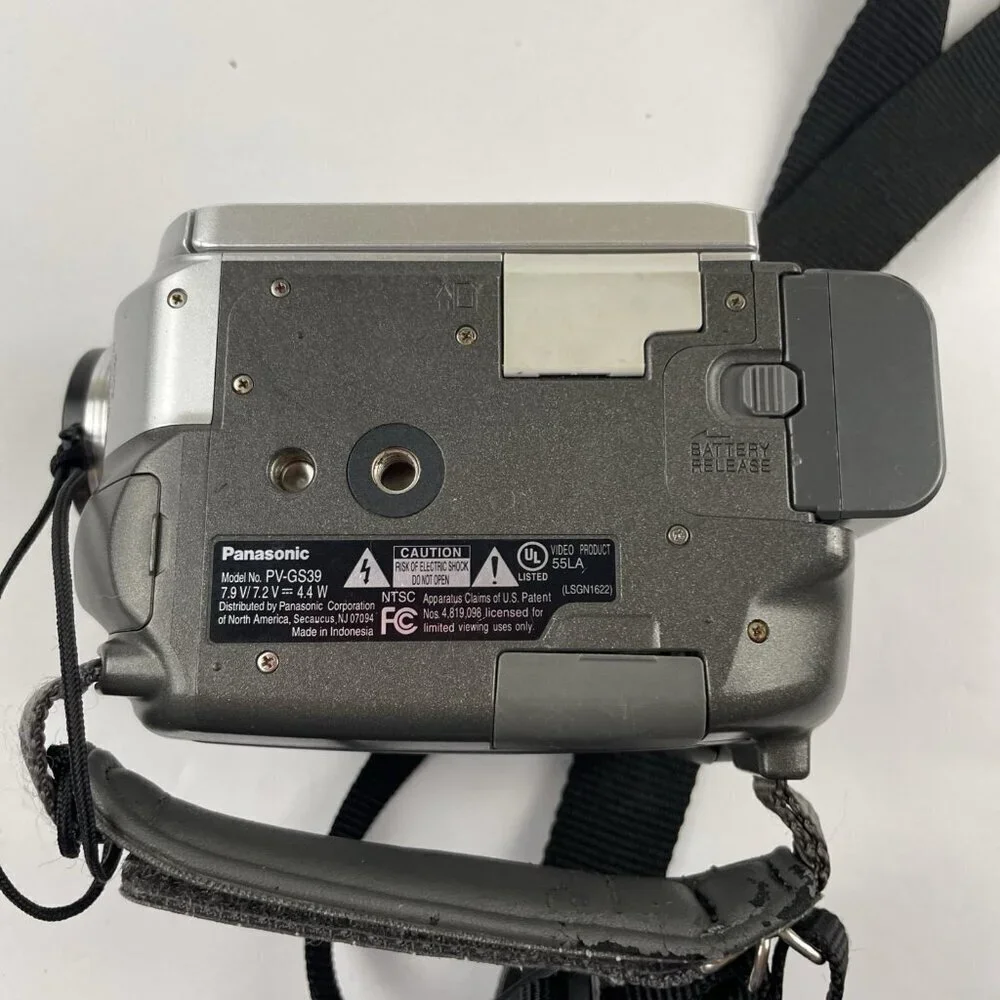 Panasonic PV-GS39 Mini DV Camcorder Only For Parts Not Working